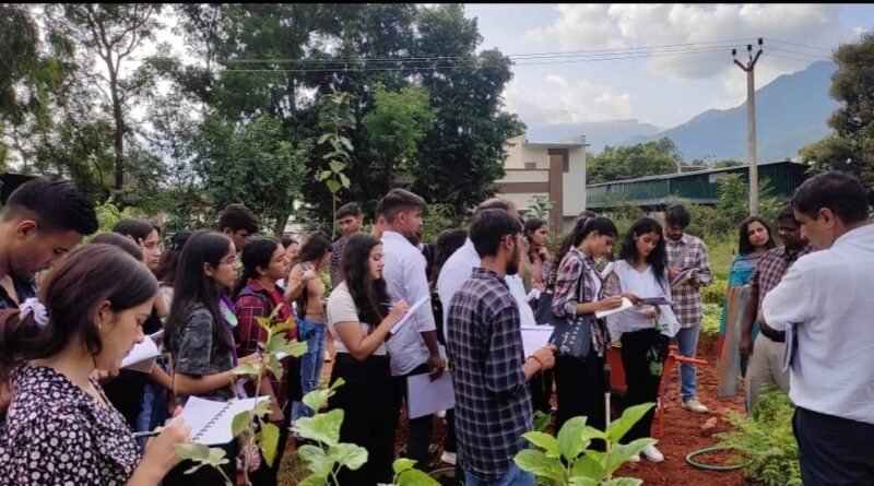 Parmar varsity organises  exposure tour for sudents  Parmar varsity organises  exposure tour for sudents  HIMACHAL HEADLINES