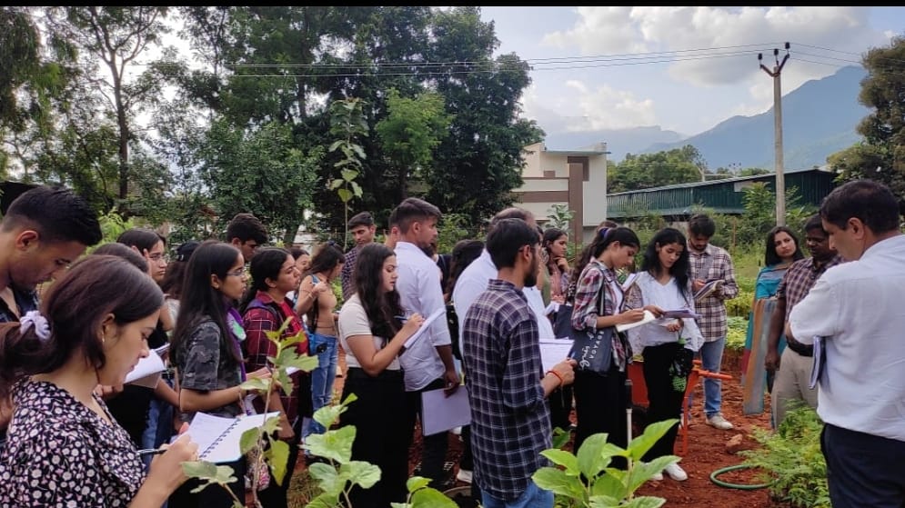 Parmar varsity organises  exposure tour for sudents  HIMACHAL HEADLINES