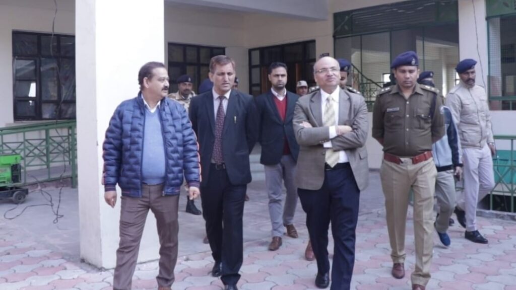 Maneesh Garg expressed satisfaction over the security arrangements of strong rooms housing EVMs HIMACHAL HEADLINES