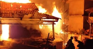 Major fire broke out in a house of anicent Malana village HIMACHAL HEADLINES