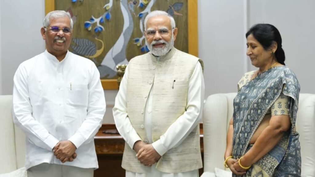 Governor calls on PM HIMACHAL HEADLINES