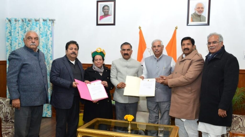 Sukhvinder Singh Sukhu presents claim to form Government in HP to Governor Sukhvinder Singh Sukhu presents claim to form Government in HP to Governor HIMACHAL HEADLINES