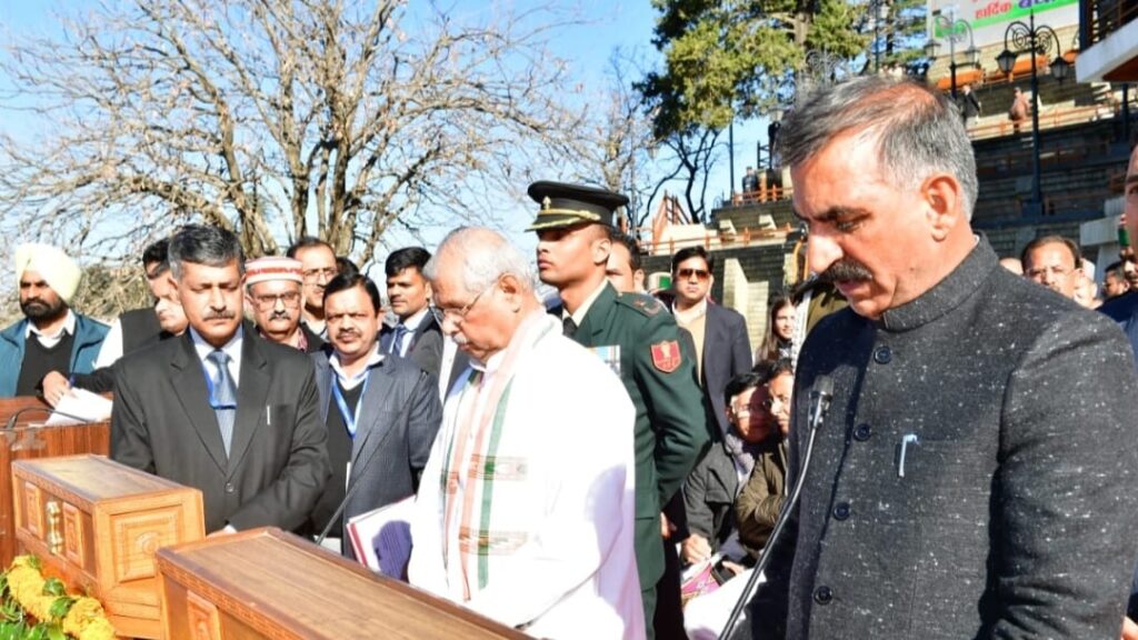SS Sukhoo takes oath of 15 CM of Himachal Pradesh HIMACHAL HEADLINES