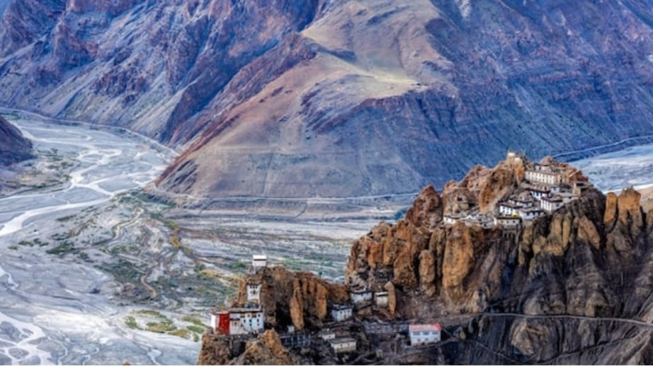 Kaza freezes at minus 17 degree Celsius in Himachal HIMACHAL HEADLINES