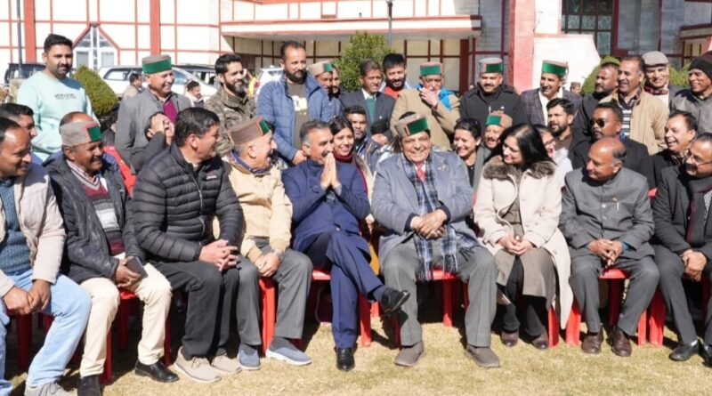 Col Dhani Ram Shandil met Sukhu with a delegation HIMACHAL HEADLINES
