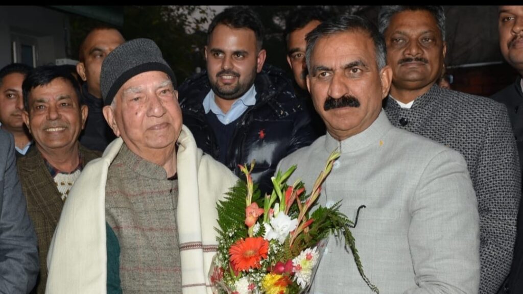 CM calls on Shanta Kumar at Palampur CM calls on Shanta Kumar at Palampur HIMACHAL HEADLINES