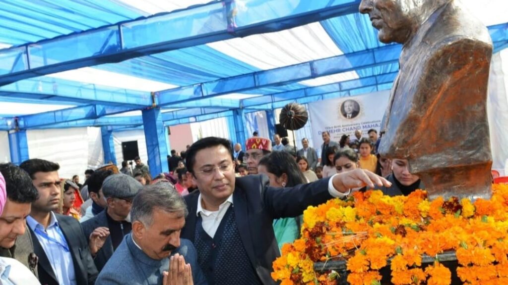CM unveils bust of Mehar Chand Mahajan at Khaniara in district Kangra HIMACHAL HEADLINES