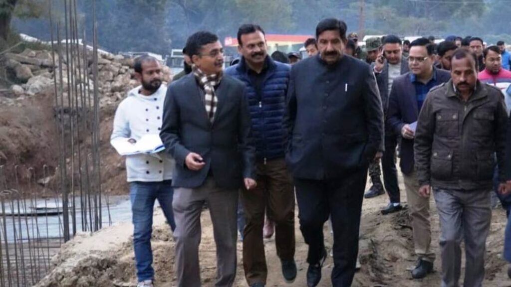 Speedup construction work of bus stands: Mukesh Agnihotri Speedup construction work of bus stands: Mukesh Agnihotri HIMACHAL HEADLINES