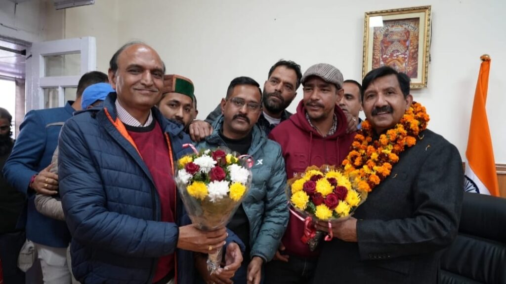 Delegations from various parts of the state met Mukesh Agnihotri Delegations from various parts of the state met Mukesh Agnihotri HIMACHAL HEADLINES