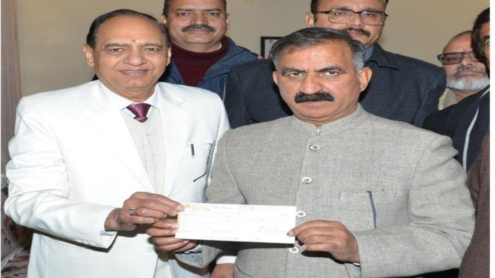 Industrialist donates Rs. 1,01,000 towards CM's Relief Fund HIMACHAL HEADLINES