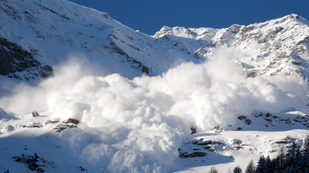 Old Hindustan Tibet National Highway blocks by an avalanche HIMACHAL HEADLINES