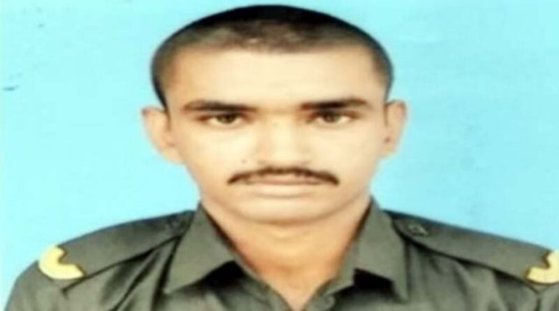 Hundred people of Hamirpur district Monday gave a final farewell to Amit Sharma HIMACHAL HEADLINES