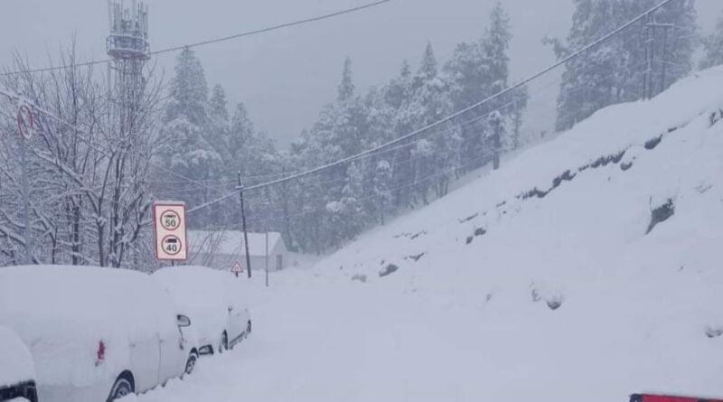Hindustan Tibet, Manali-Leh, Manali-Rohtang-Kaza & Keylong-Pangi highway disrupts by fresh snowfall HIMACHAL HEADLINES