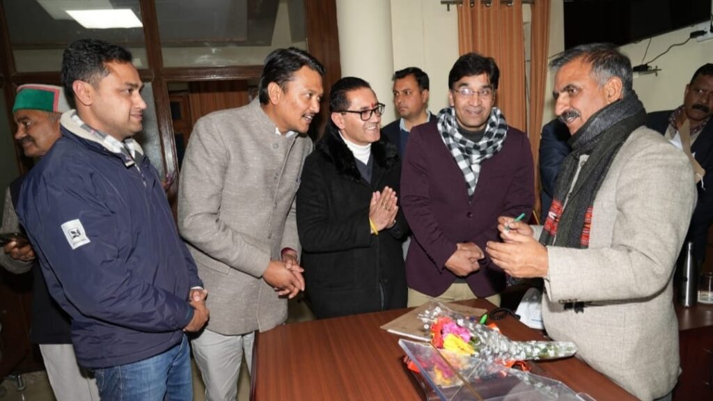 Delegation of Revenue Officers Association calls on CM HIMACHAL HEADLINES