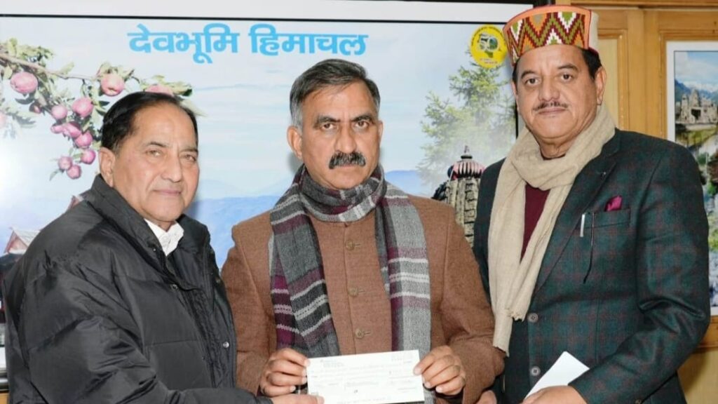 Rs. 11 lakhs presented to CM towards CM's Relief Fund HIMACHAL HEADLINES