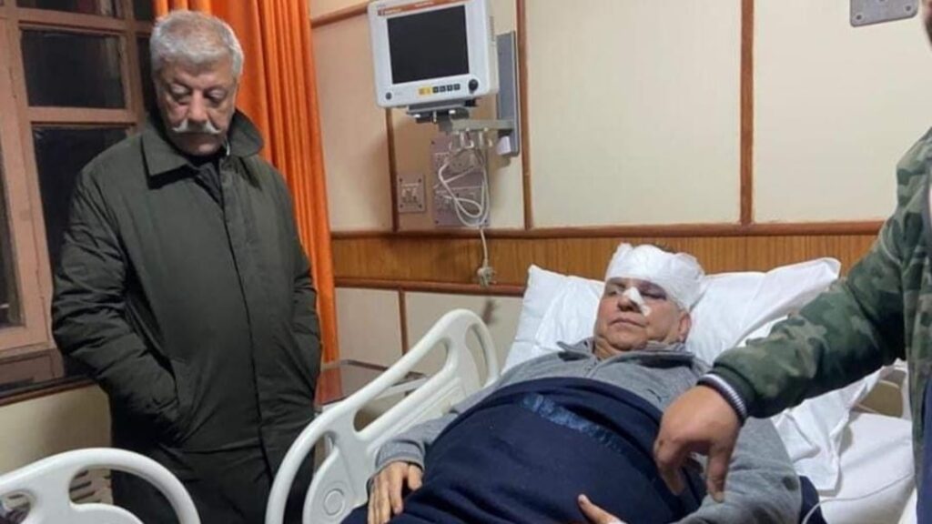 Former BJP Minister Suresh Bhardwaj hit by a scooty Former BJP Minister Suresh Bhardwaj hit by a scooty HIMACHAL HEADLINES