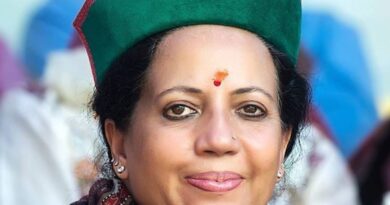 Pratibha called upon Congress party workers to help people affected by natural calamity HIMACHAL HEADLINES