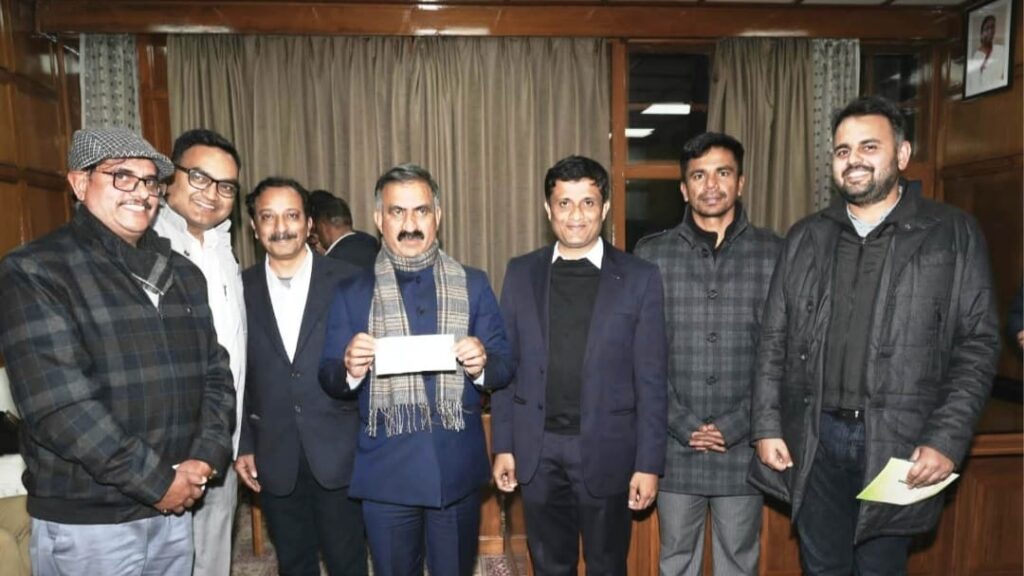 Cheque of Rs. three lakh towards Chief Minister Sukh-Ashray Sahayata Kosh Cheque of Rs. three lakh towards Chief Minister Sukh-Ashray Sahayata Kosh HIMACHAL HEADLINES