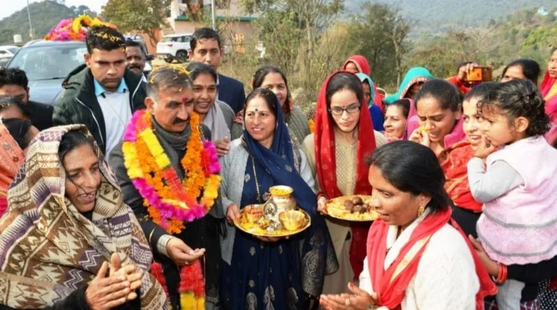 Simple persona connects Thakur Sukhvinder Singh Sukhu with the masses HIMACHAL HEADLINES
