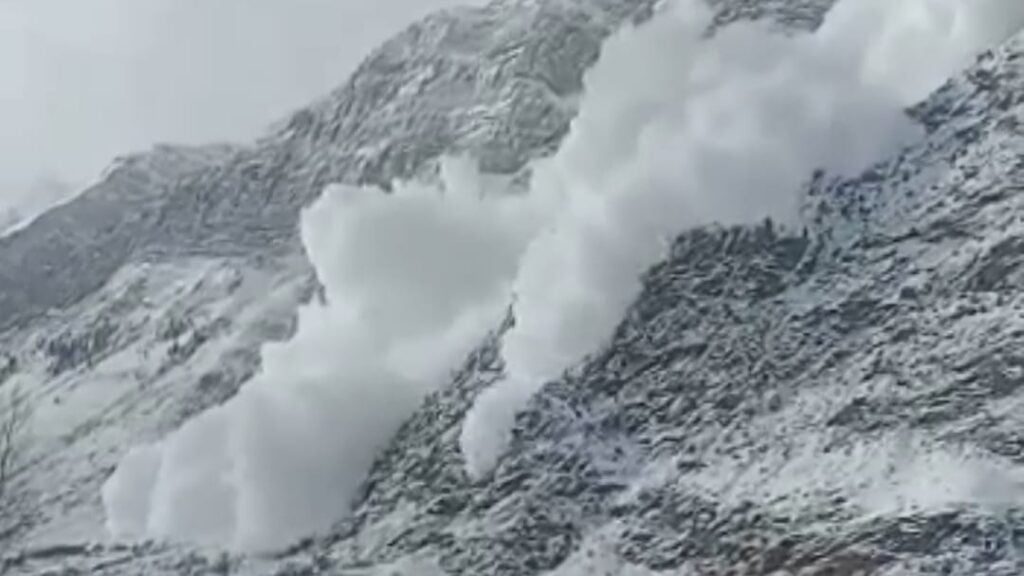 Killard in Pangi has 30 cm snowfall, Avalanche alert in Murch village Killard in Pangi has 30 cm snowfall, Avalanche alert in Murch village HIMACHAL HEADLINES
