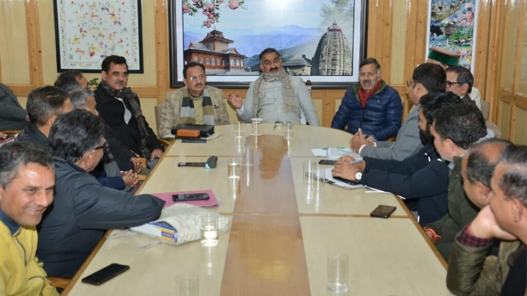 Truck operator unions meeting with the Chief Minister regarding freight rates Truck operator unions meeting with the Chief Minister regarding freight rates HIMACHAL HEADLINES