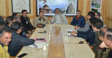 Truck operator unions meeting with the Chief Minister regarding freight rates HIMACHAL HEADLINES