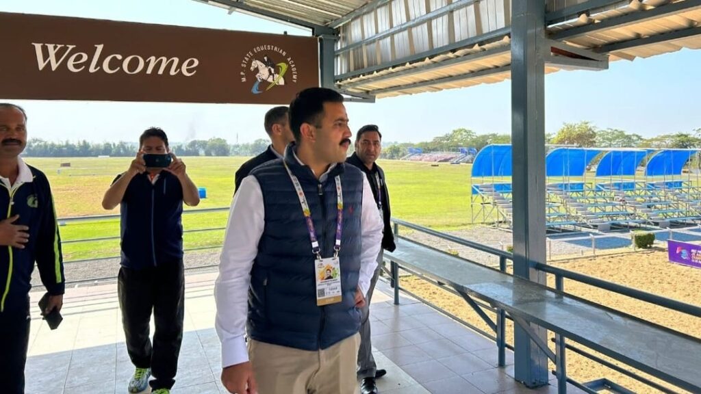 Vikramaditya Singh interacts with Himachal players in Bhopal HIMACHAL HEADLINES