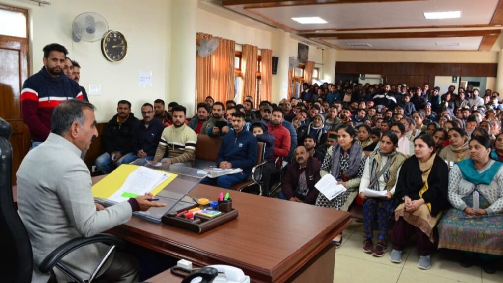 Karunamulak Ashrit Sangh meets Sukhu HIMACHAL HEADLINES