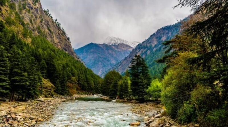 Tourist resort Manali has light rain, mainly dry weather in rest of the State HIMACHAL HEADLINES