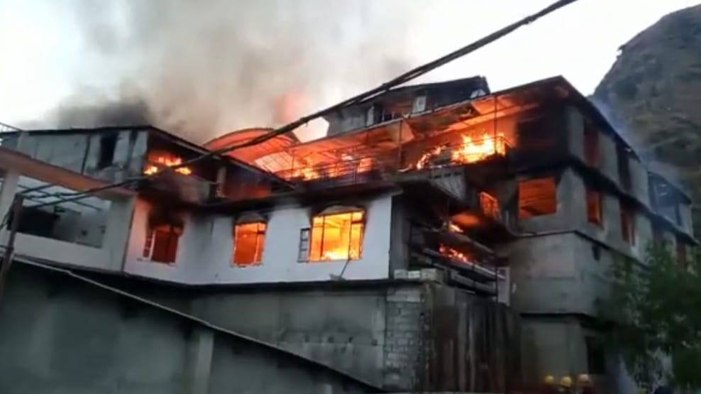 Twin fire took toll of life & property in Shimla , One kid die and 8 suffer injuries  HIMACHAL HEADLINES