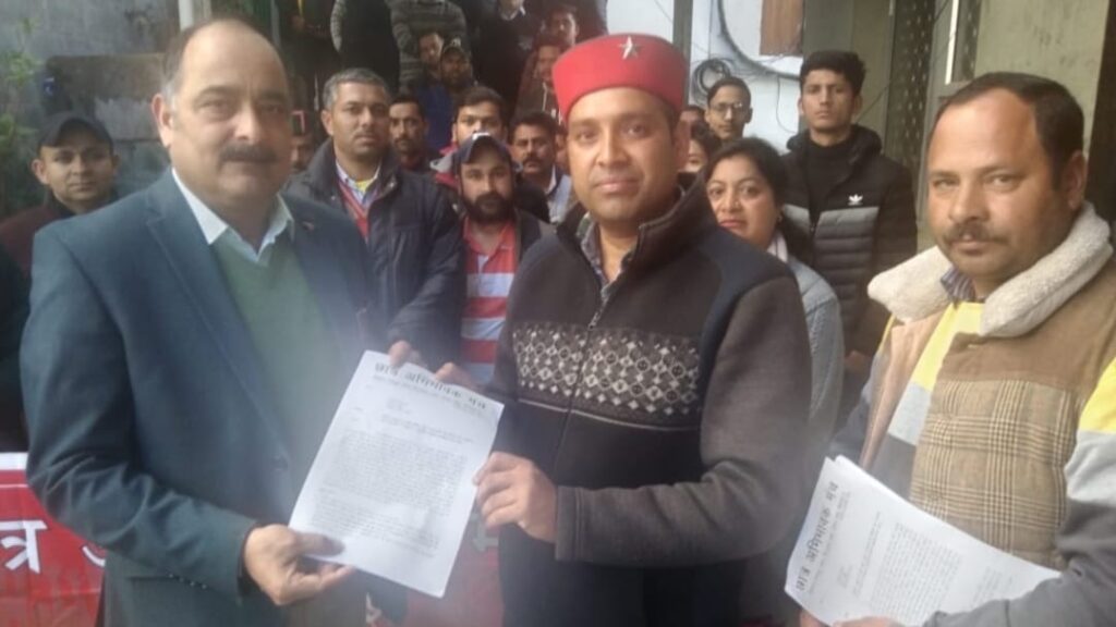 Vijendra Mehra demands government to regulate school fee hike HIMACHAL HEADLINES