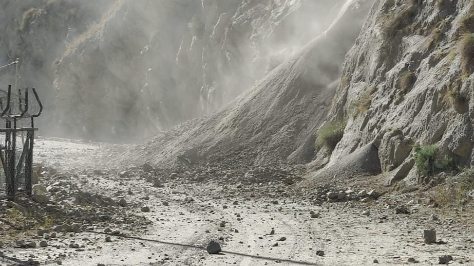 Vehicular traffic restored on NH-5 in Kinnaur, traffic had remained suspended for last one month Vehicular traffic restored on NH-5 in Kinnaur, traffic had remained suspended for last one month HIMACHAL HEADLINES