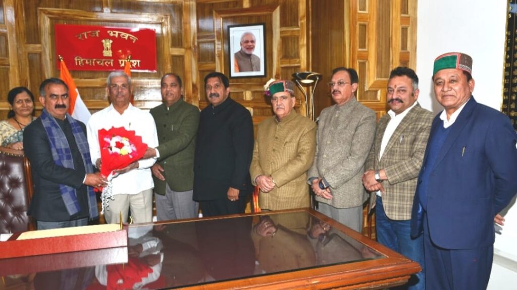 Himachal CM bids warm farewell to Governor Himachal CM bids warm farewell to Governor HIMACHAL HEADLINES
