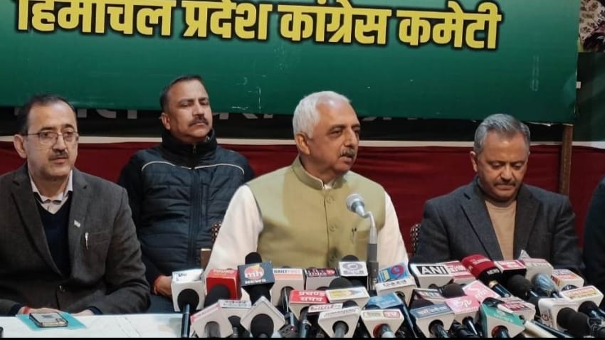 Modi government has completely surrendered to Adani : Akhilesh Pratap Singh Modi government has completely surrendered to Adani : Akhilesh Pratap Singh HIMACHAL HEADLINES