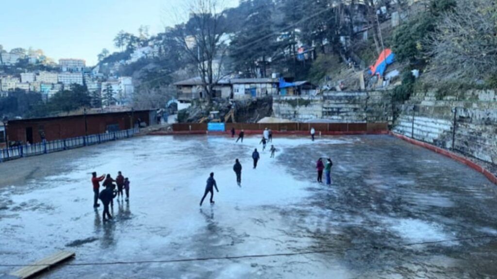 Warm nights & overcast skies marred winter sports in the Ice Skating Rink Shimla Warm nights & overcast skies marred winter sports in the Ice Skating Rink Shimla HIMACHAL HEADLINES