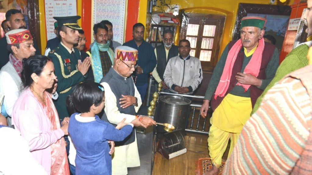 New Governor pays obeisance at Jakhu Temple New Governor pays obeisance at Jakhu Temple HIMACHAL HEADLINES
