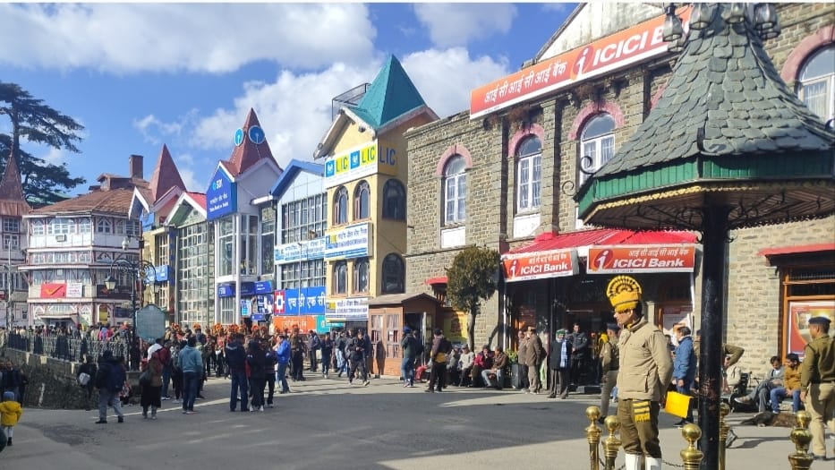 Lack of snowfall affecting tourist inflow to Shimla HIMACHAL HEADLINES
