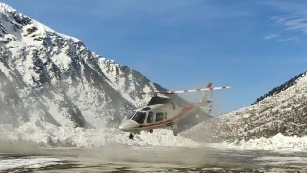 Emergency Helicopter rescue two patients from Dodrakawar HIMACHAL HEADLINES
