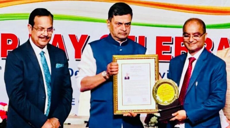 Union Power Minister confers Sh. N L Sharma with CBIP Outstanding Contribution Award HIMACHAL HEADLINES
