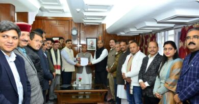 BJP Legislature Party handed over lakhs of signatures against Congress to the Governor HIMACHAL HEADLINES