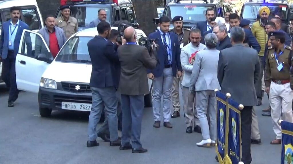 CM Sukhu reaches assembly for the budget session in his old Alto car HIMACHAL HEADLINES