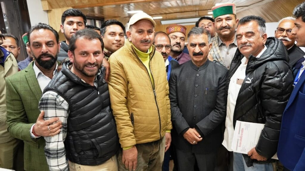 Kisan Congress led by Sohan Lal Verma meets CM Kisan Congress led by Sohan Lal Verma meets CM HIMACHAL HEADLINES