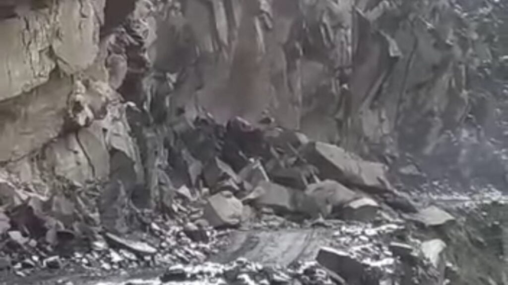 Landslides triggered in Himachal by unseasonal rain and snow HIMACHAL HEADLINES