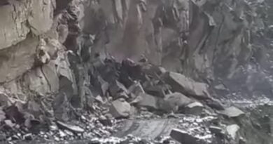 Landslides triggered in Himachal by unseasonal rain and snow HIMACHAL HEADLINES