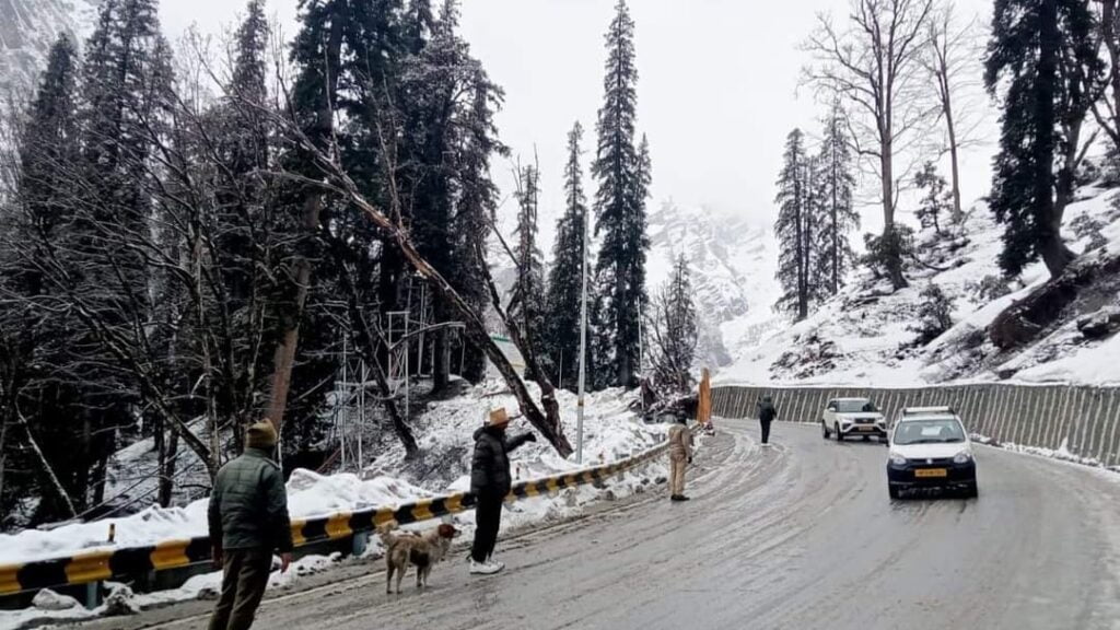 Dry spell end in Himachal, more rain and snow expected HIMACHAL HEADLINES
