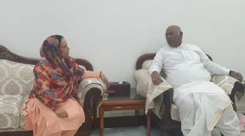 Pratibha Singh meets AICC National President Mallikarjun Kharge HIMACHAL HEADLINES