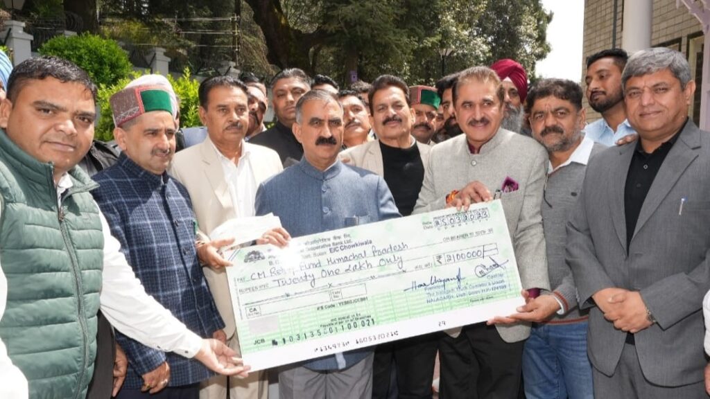 Truck Operators Union Nalagarh presented a cheque of Rs. 21 lakh to CM Sukhu Truck Operators Union Nalagarh presented a cheque of Rs. 21 lakh to CM Sukhu HIMACHAL HEADLINES