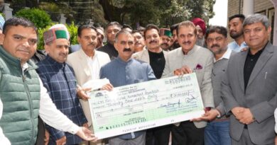 Truck Operators Union Nalagarh presented a cheque of Rs. 21 lakh to CM Sukhu HIMACHAL HEADLINES