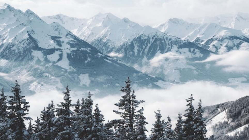 High reaches of Himachal have fresh spells of Snowfall High reaches of Himachal have fresh spells of Snowfall HIMACHAL HEADLINES