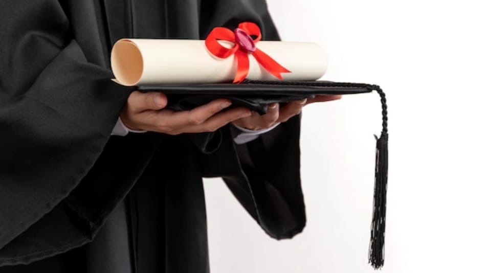 Congress raises the issue of fake degrees in private versity, gross irregularities in SPU, and paper leak HIMACHAL HEADLINES